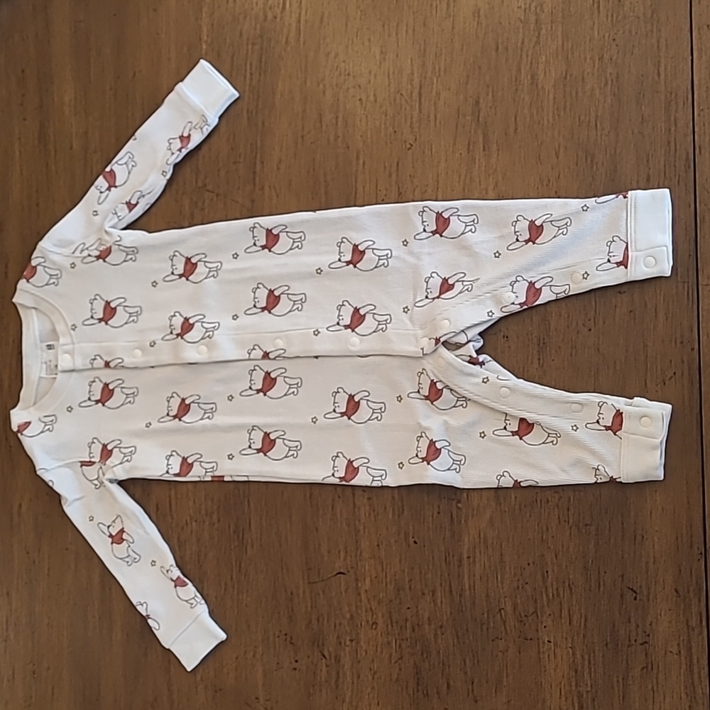 Uniqlo Winnie the Pooh Onesie 6 to 12 Months - Picture 4 of 13